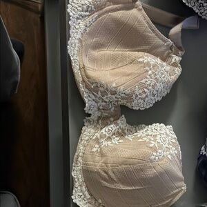 Elegant Lace Trim Bra in Cream. New